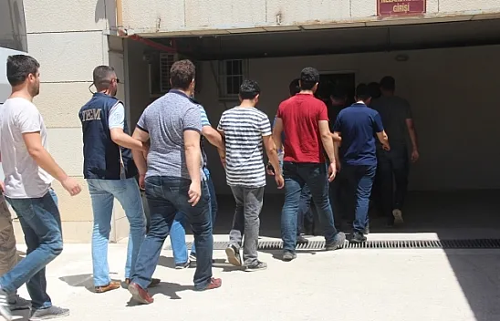 FETÖ operasyonunda şüpheliler adliyede