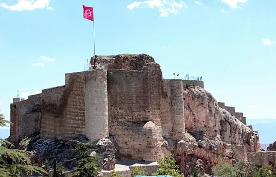Harput Kalesi'nde restorasyon çalışmaları
