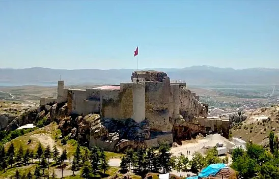 Harput Kalesi'nde iç kazı çalışmaları başladı