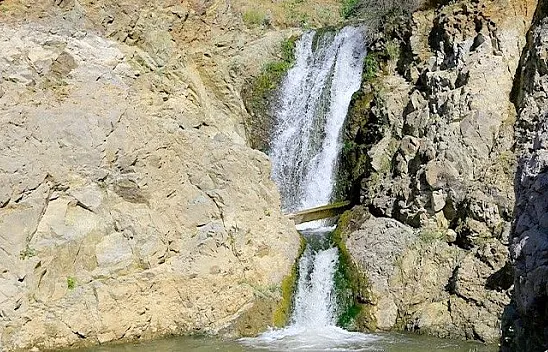 Konakalmaz Şelalesi baharla coştu