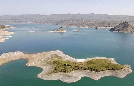 Robinson Ziya dedenin adası baharla birlikte yeşile büründü