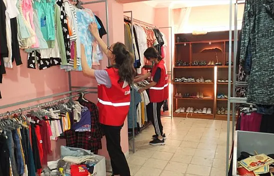 Türk Kızılay'dan Keban'da giysi yardımı