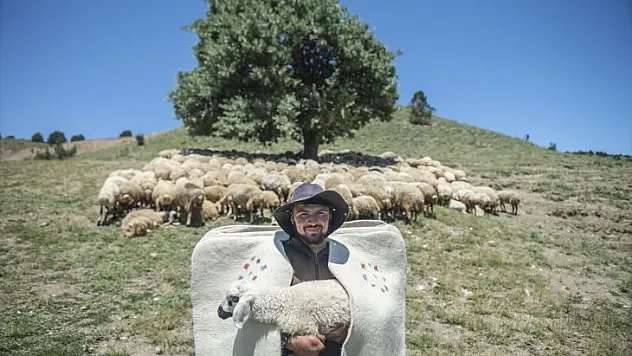 Göçerlerin yaylalarda zorlu mesaisi