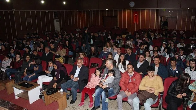 'Uyuşturucu ve madde bağımlılığı' konusunda tiyatro yapıldı