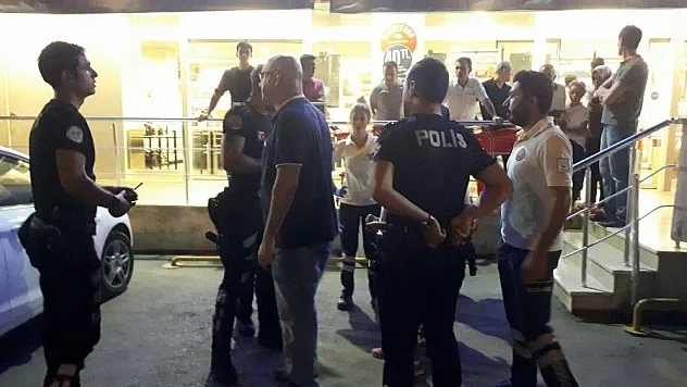 Trafik tartışması alışveriş merkezine sıçradı