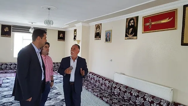 Başkan Gülenç, aşure günü dolayısıyla cem evini ziyaret etti