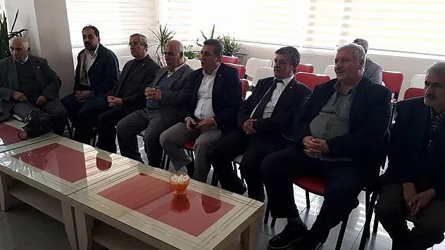 'Bir meslek bin umut' ebru ve hat sanatı kursu açıldı