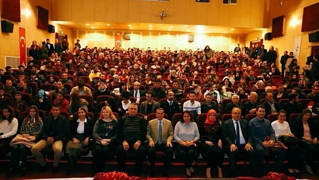 Adıyamanlı tiyatro severlerden 'Tütüncü Dükkanına' yoğun ilgi