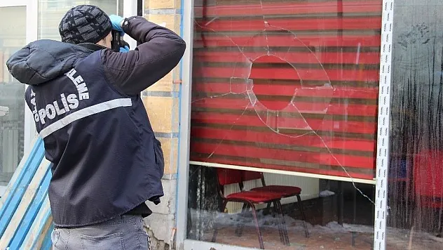 Dükkanlar kurşunlandı, esnaf isyan etti