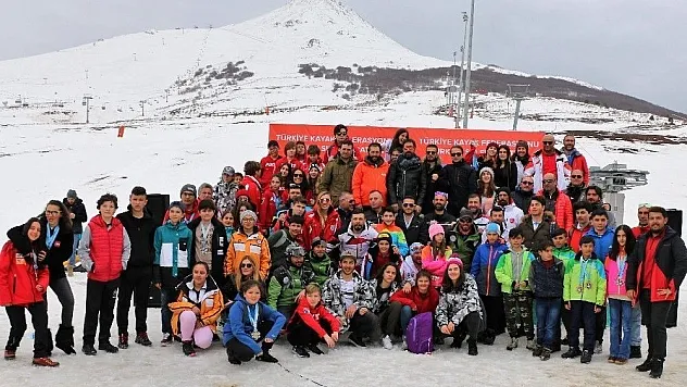Snowboard yarışları tamamlandı