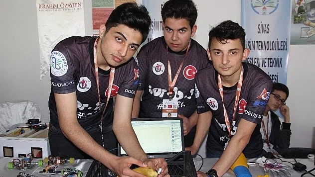 Yedikleri bozuk hamburgerden ilham aldılar