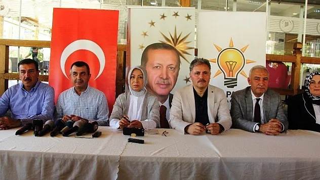 AK Parti Milletvekilleri basınla buluştu
