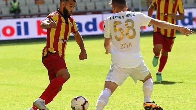 Spor Toto Süper Lig: Evkur Yeni Malatyaspor: 1 - DG Sivasspor: 3 (İlk yarı)