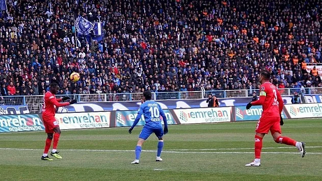 Spor Toto Süper Lig: BB Erzurumspor: 0 - Antalyaspor: 0 (İlk yarı)