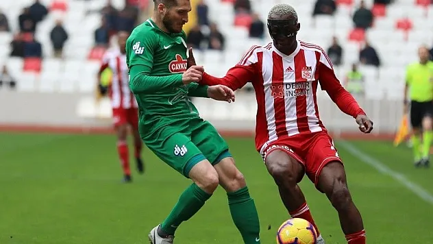 Spor Toto Süper Lig: DG Sivasspor: 0 - Çaykur Rizespor: 0 (İlk yarı)