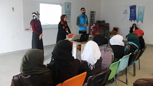 Suriyeli çocuklara 'madde bağımlılığı' eğitimi