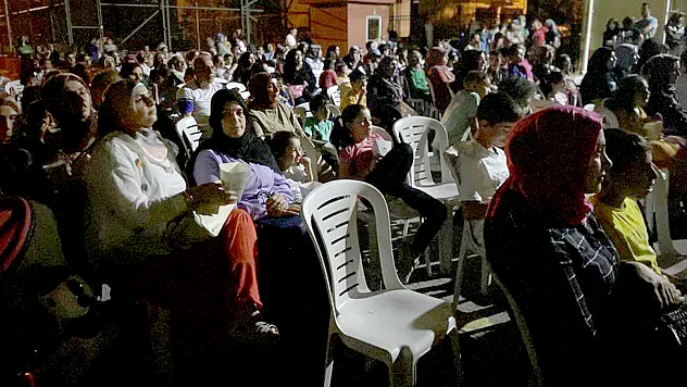 Açık hava sinema etkinliğine yoğun ilgi