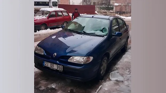 Buz sarkıtları tehlike oluşturuyor