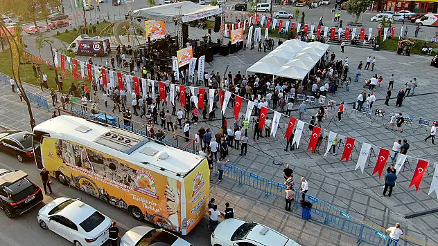 Depremi yaşayan Malatya'dan Elazığ'a vefa otobüsü