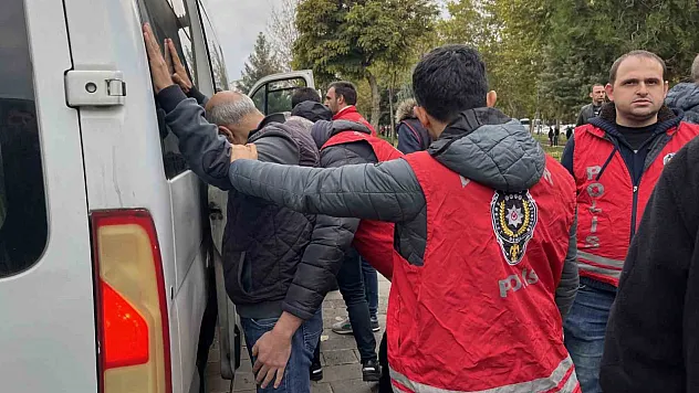HEDEP ve DBP'lilere polis müdahalesi: 50 gözaltı