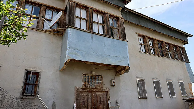 Elazığ'da 180 yıllık konak tehlikede
