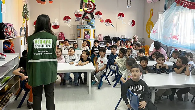 Elazığ'da anaokulu öğrencilerine Yeşilay tanıtıldı