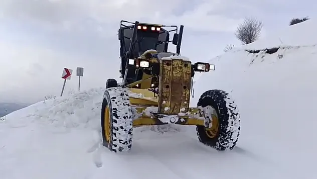 320 köy yolunda çalışmalar sürüyor