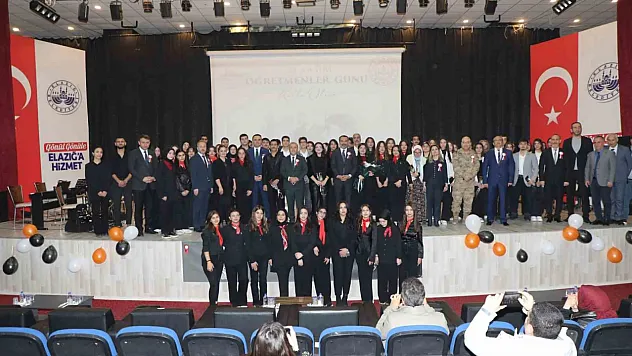 Elazığ'da 'Öğretmenler Günü' kutlandı