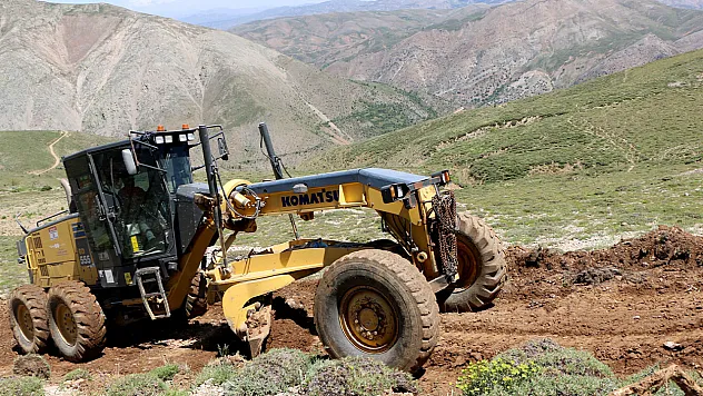 Elazığ İl Özel İdaresi çalışmalarını sürdürüyor