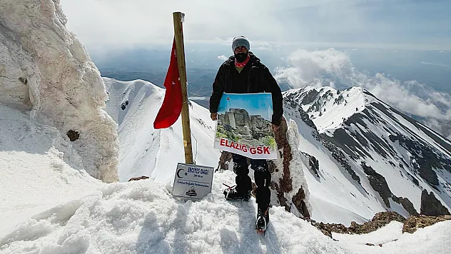 Elazığlı sporcu Erciyes Dağı'na tırmandı