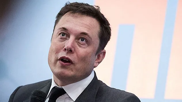Elon Musk Twitter'ı resmen satın aldı