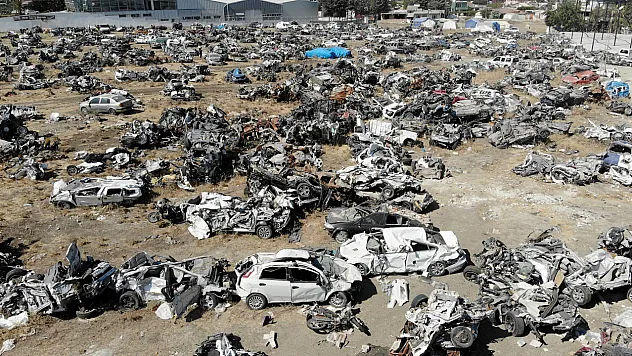 Enkaz araçlar teslim ediliyor