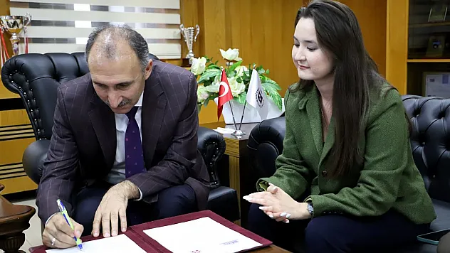 FÜ ile Abay Devlet Pedagoji Üniversitesi arasında protokol