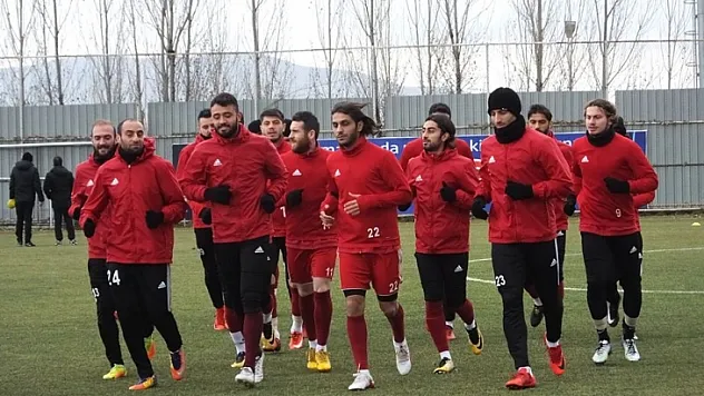 Gakgoş maç saatini bekliyor