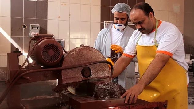 Nadir bulunan mermerin atıkları süs eşyasına dönüşüyor