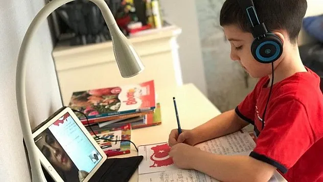 Hibrit eğitim ile 1. sınıflar okuma yazmada 'yüzde 98' başarılı