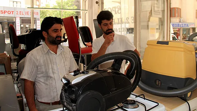 İkinci el ve spotçular, öğrencileri bekliyor