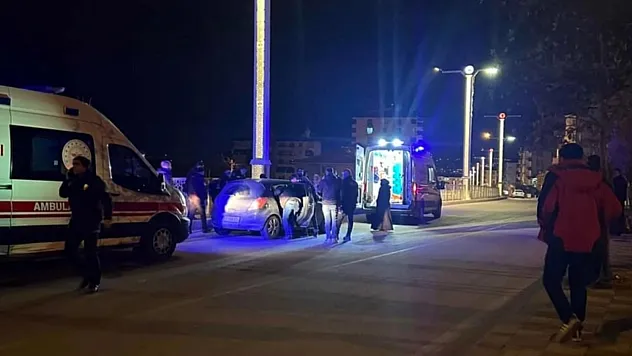 Otomobilin çarptığı adam hayatını kaybetti