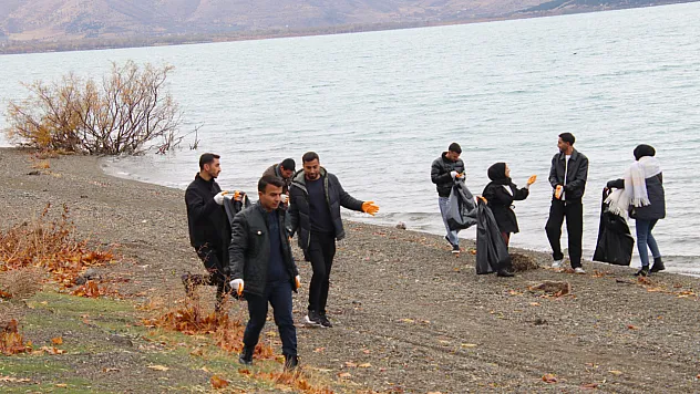 'Sivrice Hazar Gölü Nefes Alsın' sloganıyla anlamlı etkinlik