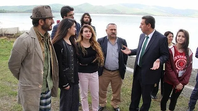 Yeşilçam'ın ünlü konukları Sivrice'yi gezdi