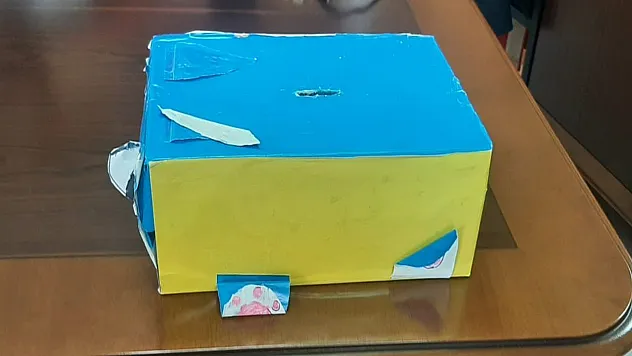 Yetim çocuk biriktirdiği paraları bağışladı