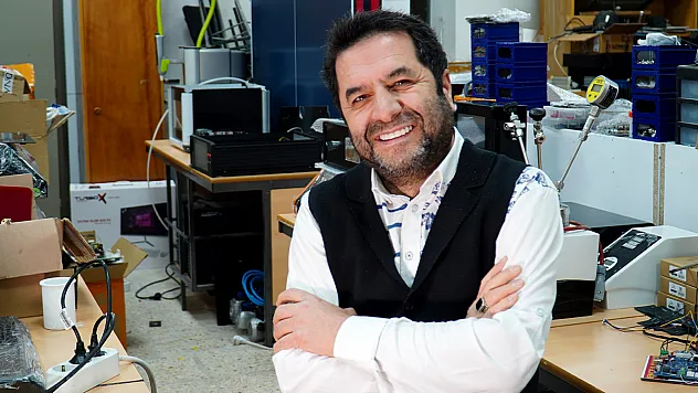 'Foton teorisi'ni Türk profesör ispatladı