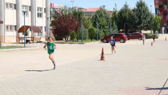 12. Bölge Triatlon Şampiyonası Elazığ'da yapıldı