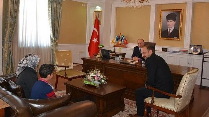 Şehit yakınından Vali Azizoğlu'na teşekkür ziyareti
