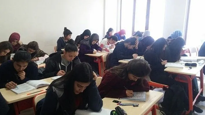 Yeni Hamle Eğitim Kurumlarının 'Ders Çalışma Kampı' başladı
