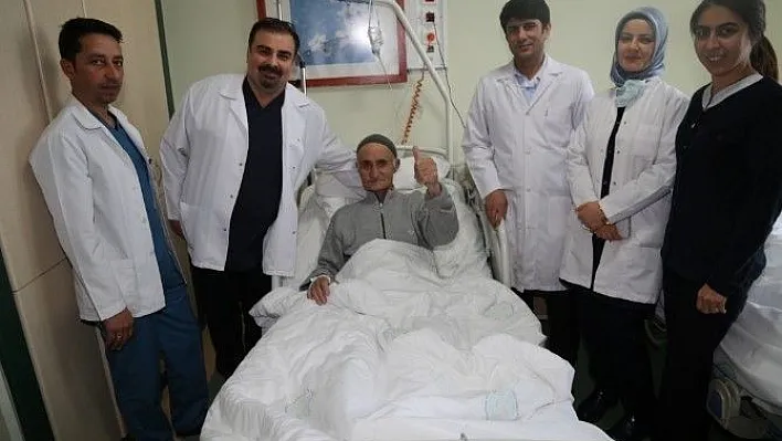 Erzurum Bölge Eğitim ve Araştırma Hastanesi Genel Cerrahi Kliniği Cerrahi Onkolog'la kanseri vuruyor
