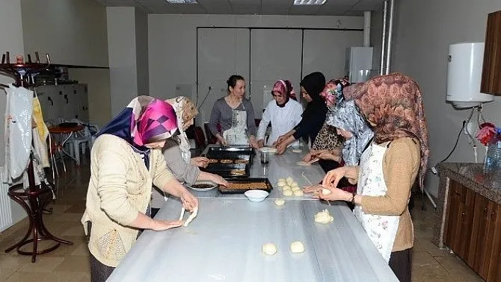 Palandöken Belediyesi'nin açtığı bu kursa kadınlar büyük ilgi gösteriyor
