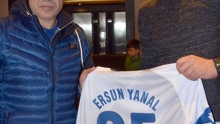 Ersun Yanal'a BB Erzurumspor forması
