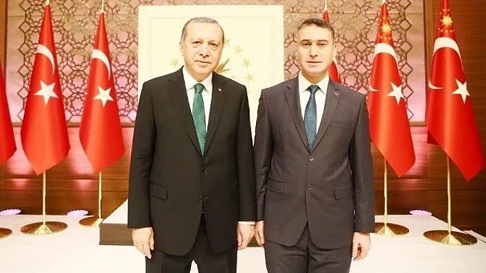 TÖTM Başhekimi Parlakpınar, külliyedeki ödül törenine katıldı
