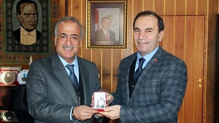 Amasya Valisi Salih Işık, Rektör Çomaklı'yı ziyaret etti
